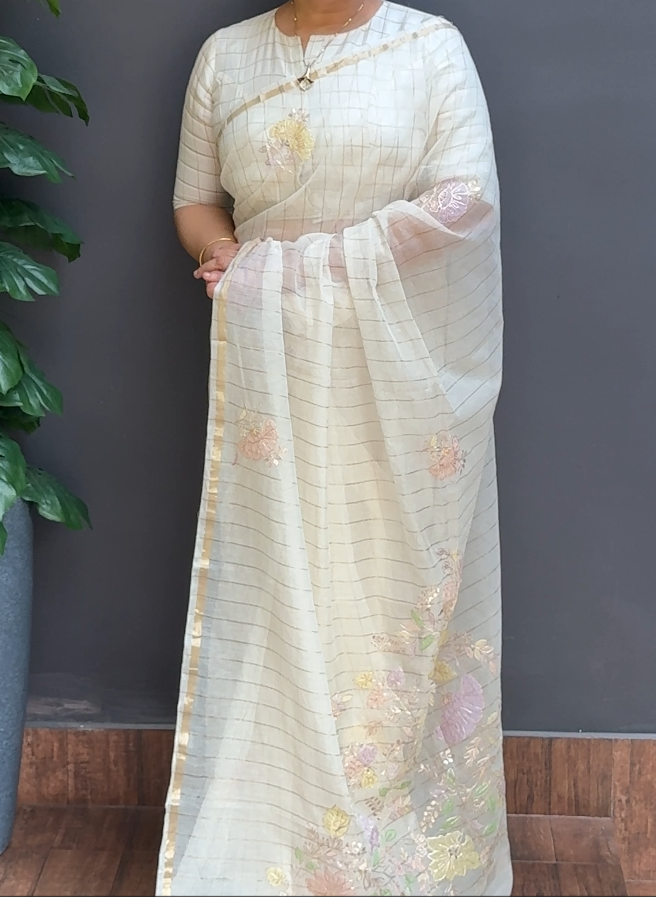1762SR01 | Pearl Cream Chanderi Organza Saree W/ Full Body Floral Applique Work W/Border & Pallu