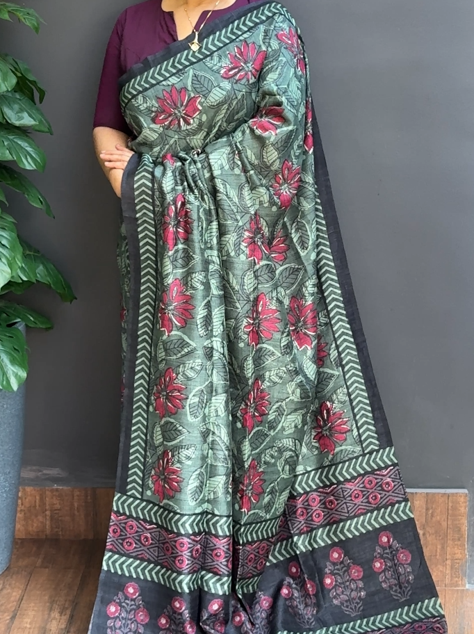 1686SR04 | Green Soft Semi Silk Saree W/ Full Body Multicolor Kalamkari Design W/ Border & Pallu