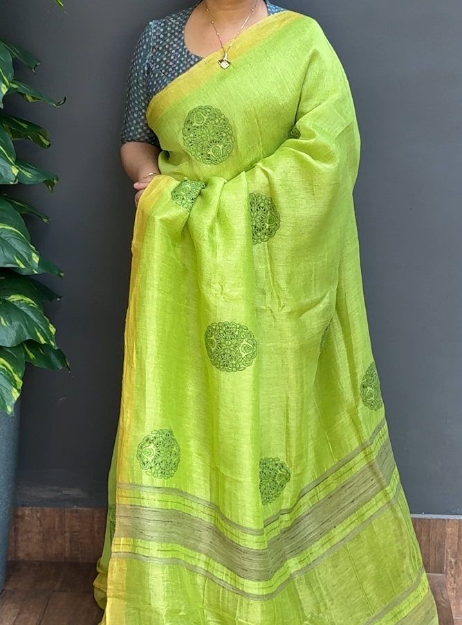 1859SR10 | Green Soft Pure Silk Linen Saree W/ Full Body Cut-Work Motifs W/ Border & Pallu