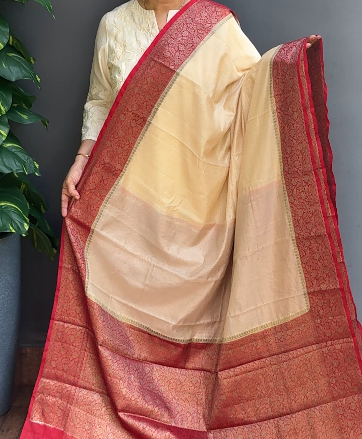 1998SR03 | Pearl Cream With Chilly Red Soft Semi Banarasi Saree W/ Border & Brocade Pallu