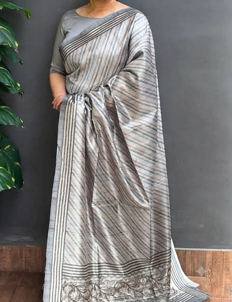 2106SR04 | Pencil Grey Soft Semi Silk Saree W/ Full Body Lehariya Design W/ Kantha Work Pallu